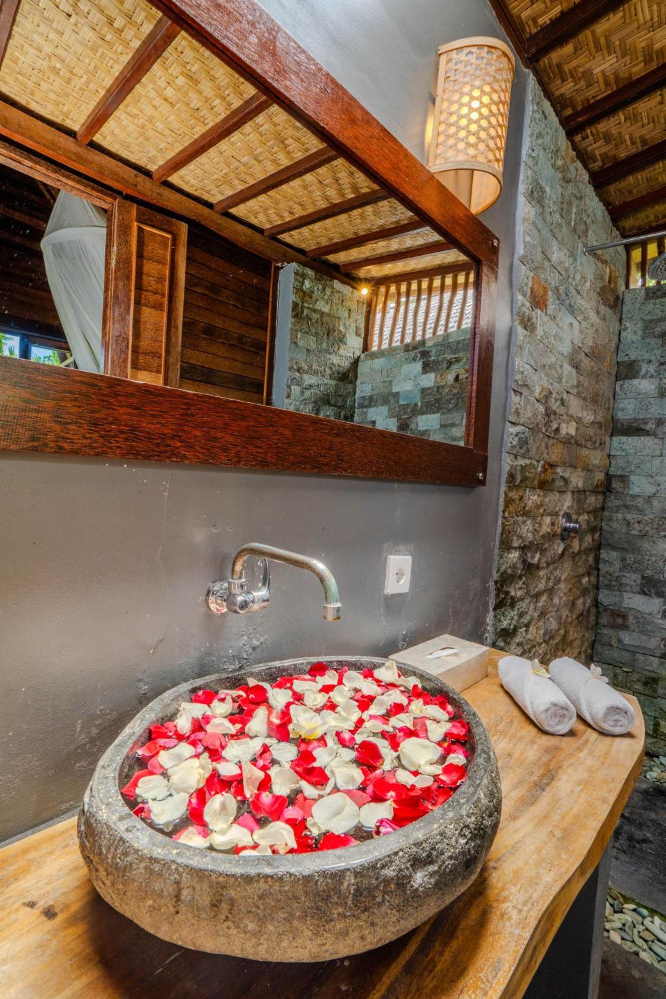 Lumbung Bukit Resort Uluwatu Екстер'єр фото