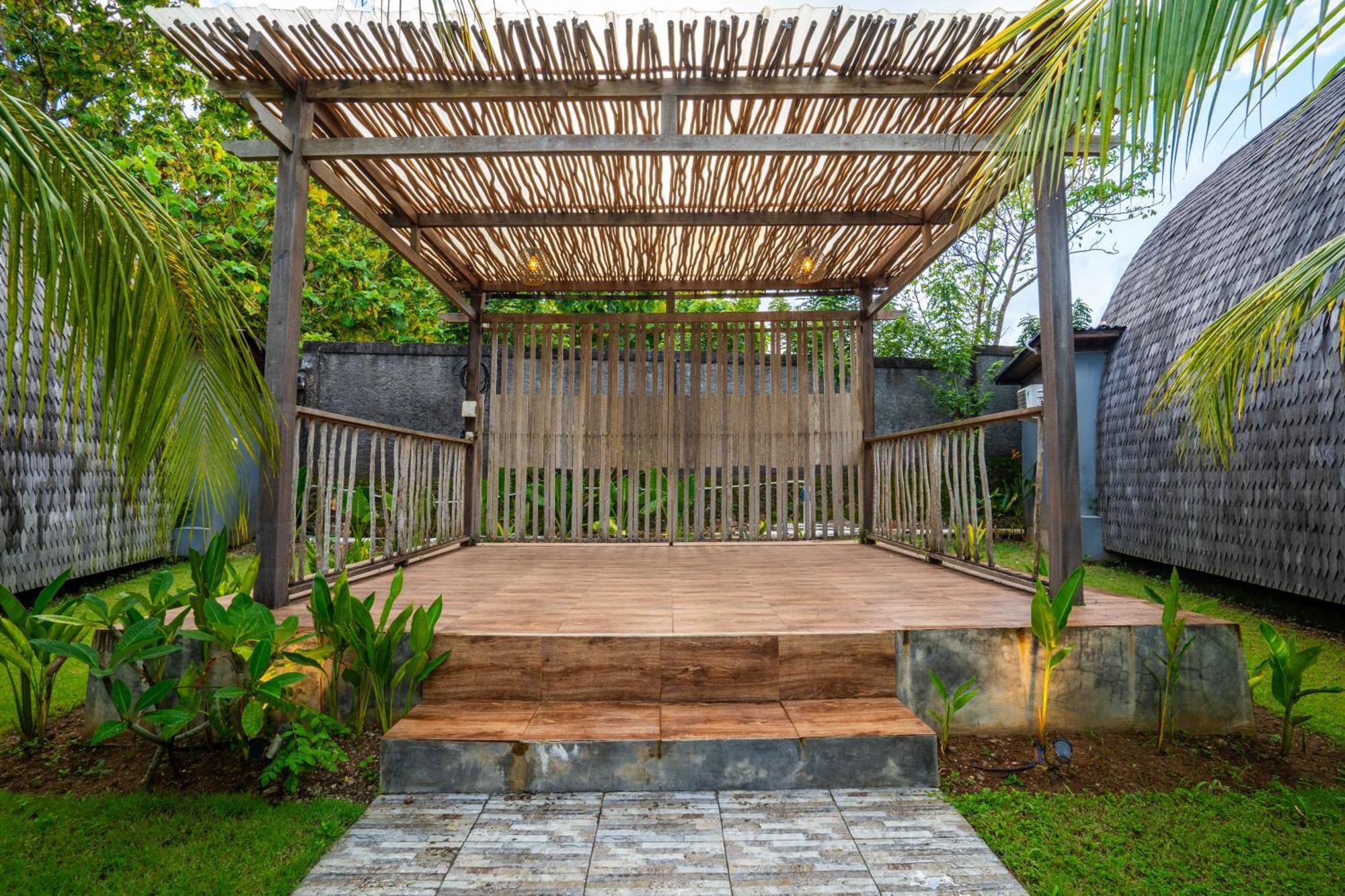 Lumbung Bukit Resort Uluwatu Екстер'єр фото